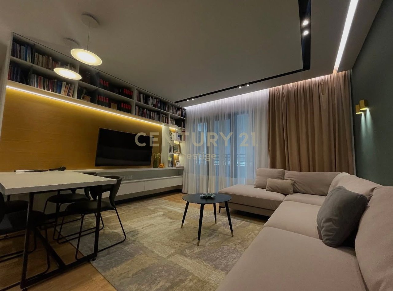 APPARTAMENTO 2+1+2 + GARAGE IN AFFITTO VICINO A "RADISSON COLLECTION", DRY LAKE, TIRANA!