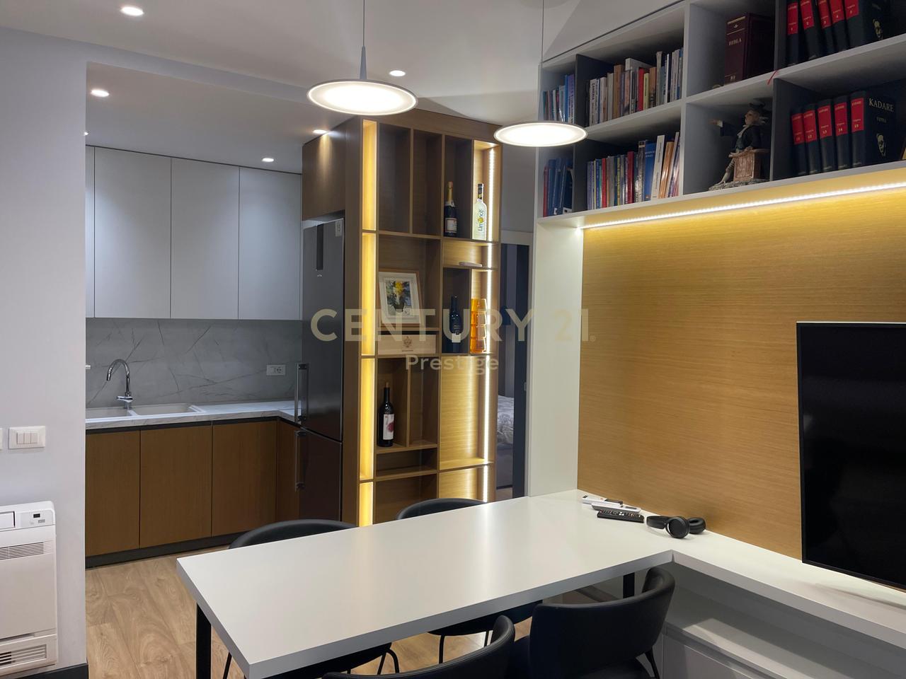 APPARTAMENTO 2+1+2 + GARAGE IN AFFITTO VICINO A "RADISSON COLLECTION", DRY LAKE, TIRANA!