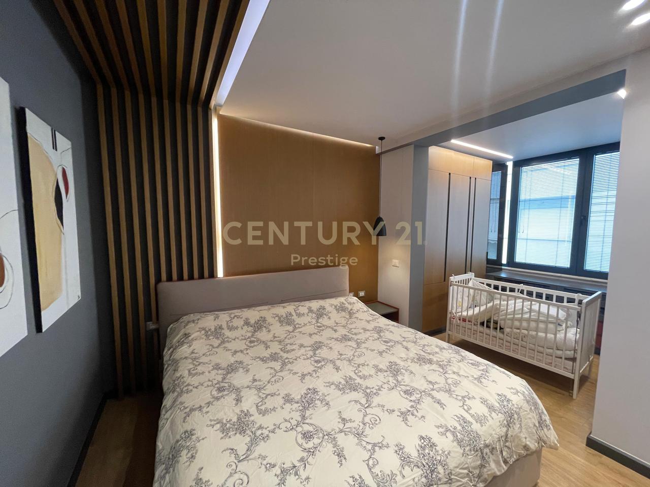 APPARTAMENTO 2+1+2 + GARAGE IN AFFITTO VICINO A "RADISSON COLLECTION", DRY LAKE, TIRANA!
