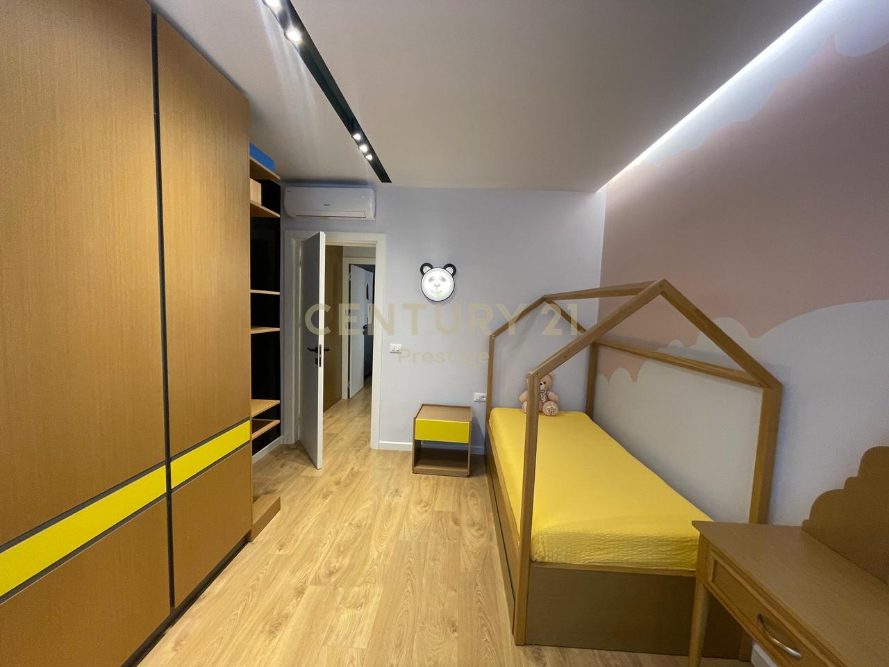 APPARTAMENTO 2+1+2 + GARAGE IN AFFITTO VICINO A "RADISSON COLLECTION", DRY LAKE, TIRANA!