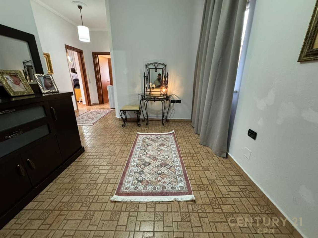 Apartament 2+1 ne shitje tek rruga Mine Peza, prane Prokurorise!