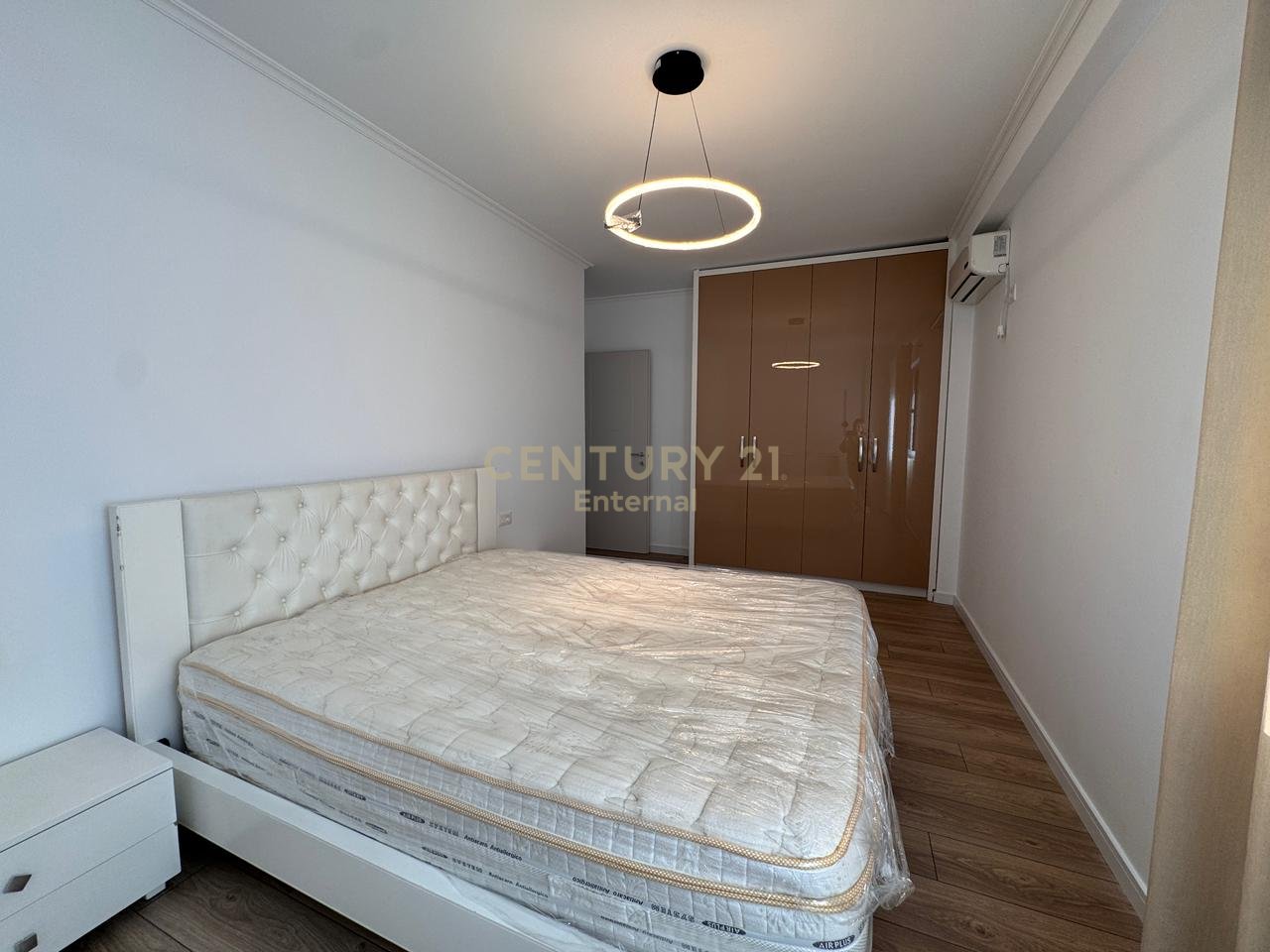2+1 apartment for rent at the entrance of the 'Kodres se Diellit' residence