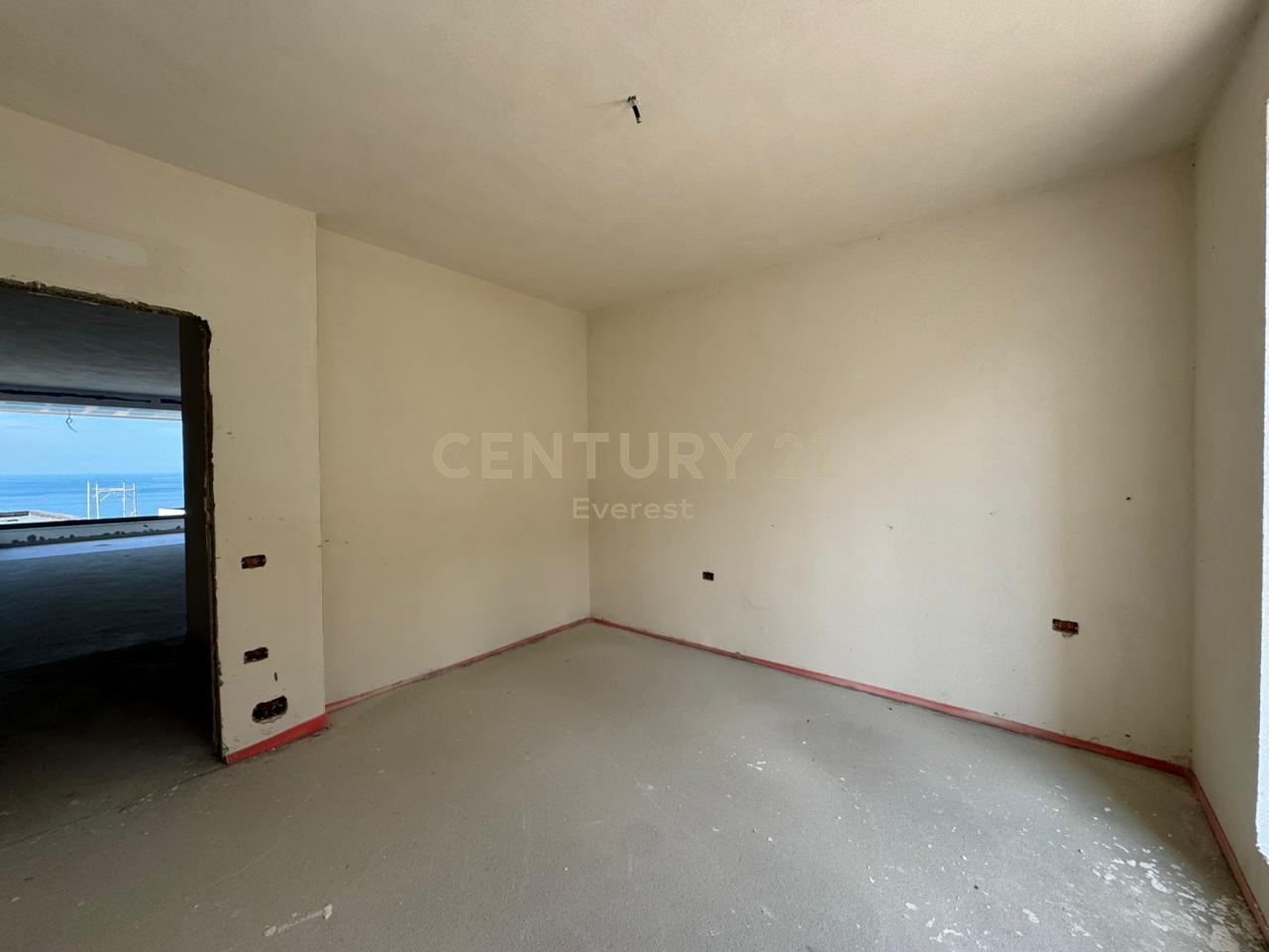 HOT WATER, APARTMENT 1+1 FOR SALE