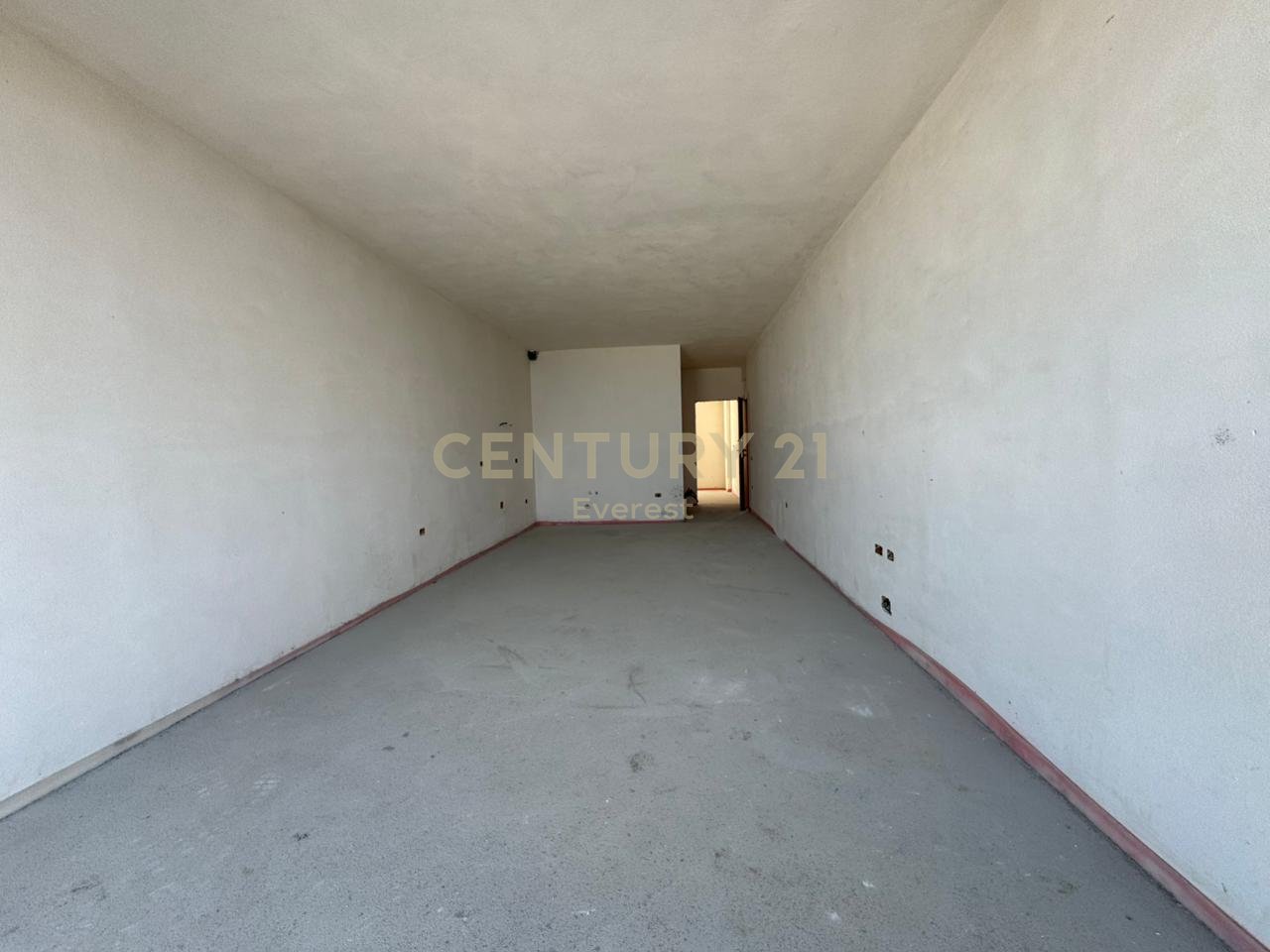 HOT WATER, APARTMENT 1+1 FOR SALE