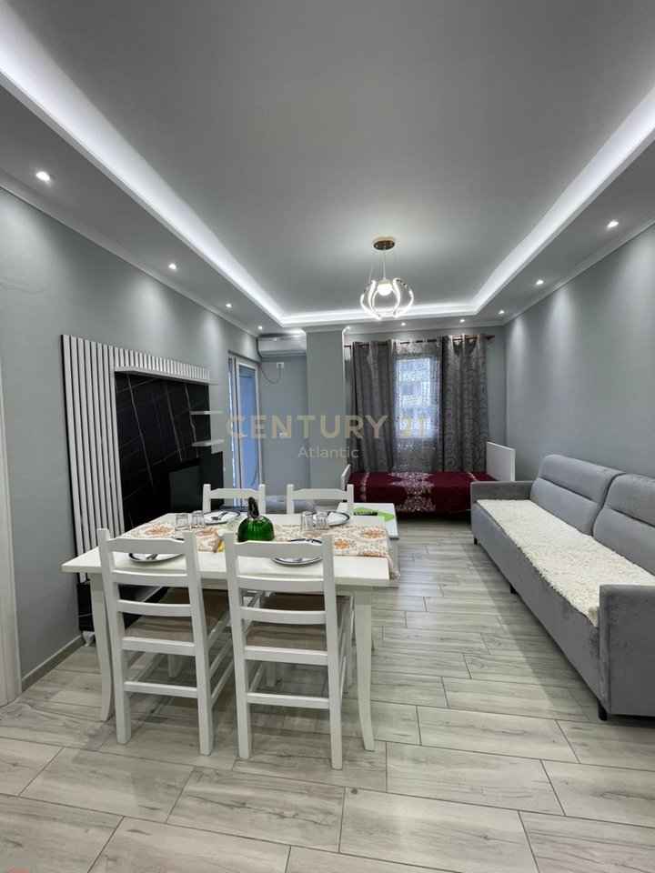 APARTAMENT 1+1 ME QERA ,RROTA E KUQE ,DURRES !!