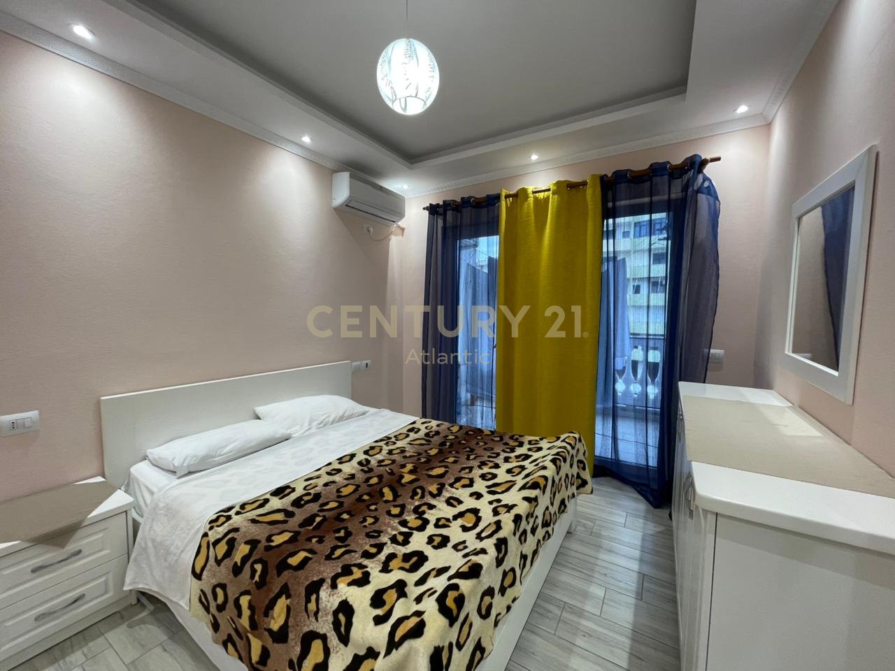 APARTAMENT 1+1 ME QERA ,RROTA E KUQE ,DURRES !!
