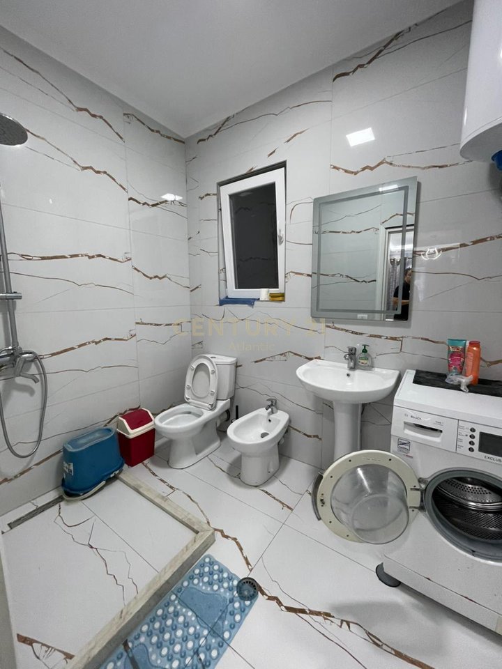APARTAMENT 1+1 ME QERA ,RROTA E KUQE ,DURRES !!