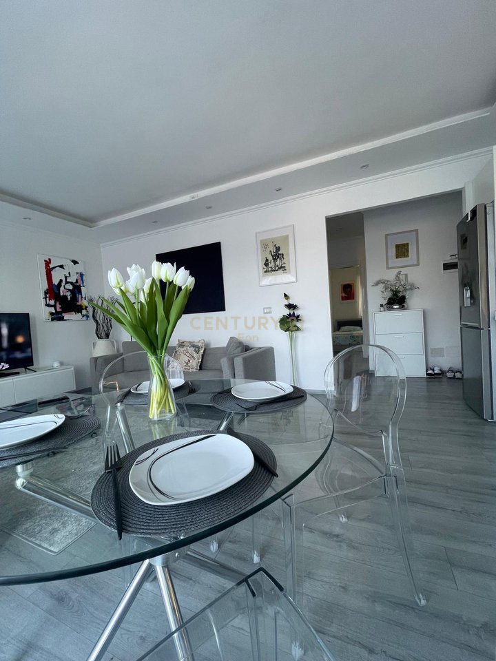 JEPET ME QIRA SUPER APARTAMENT 2+1+2 ME PAMJE DETI NE CURRILA !