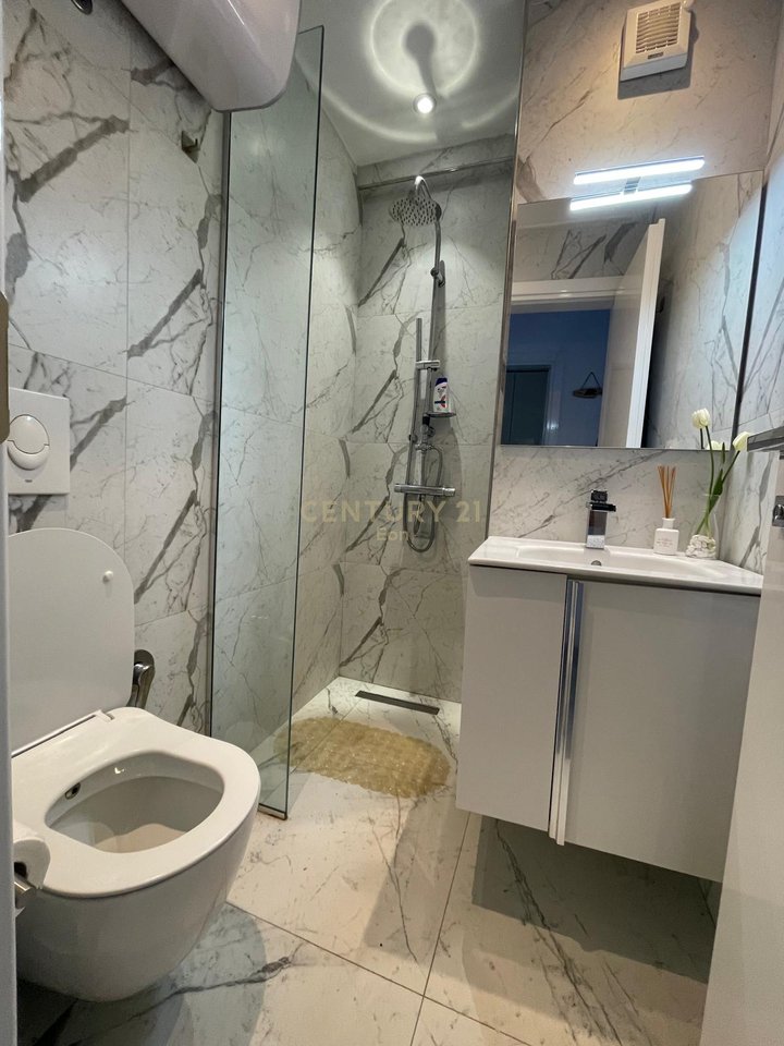 JEPET ME QIRA SUPER APARTAMENT 2+1+2 ME PAMJE DETI NE CURRILA !