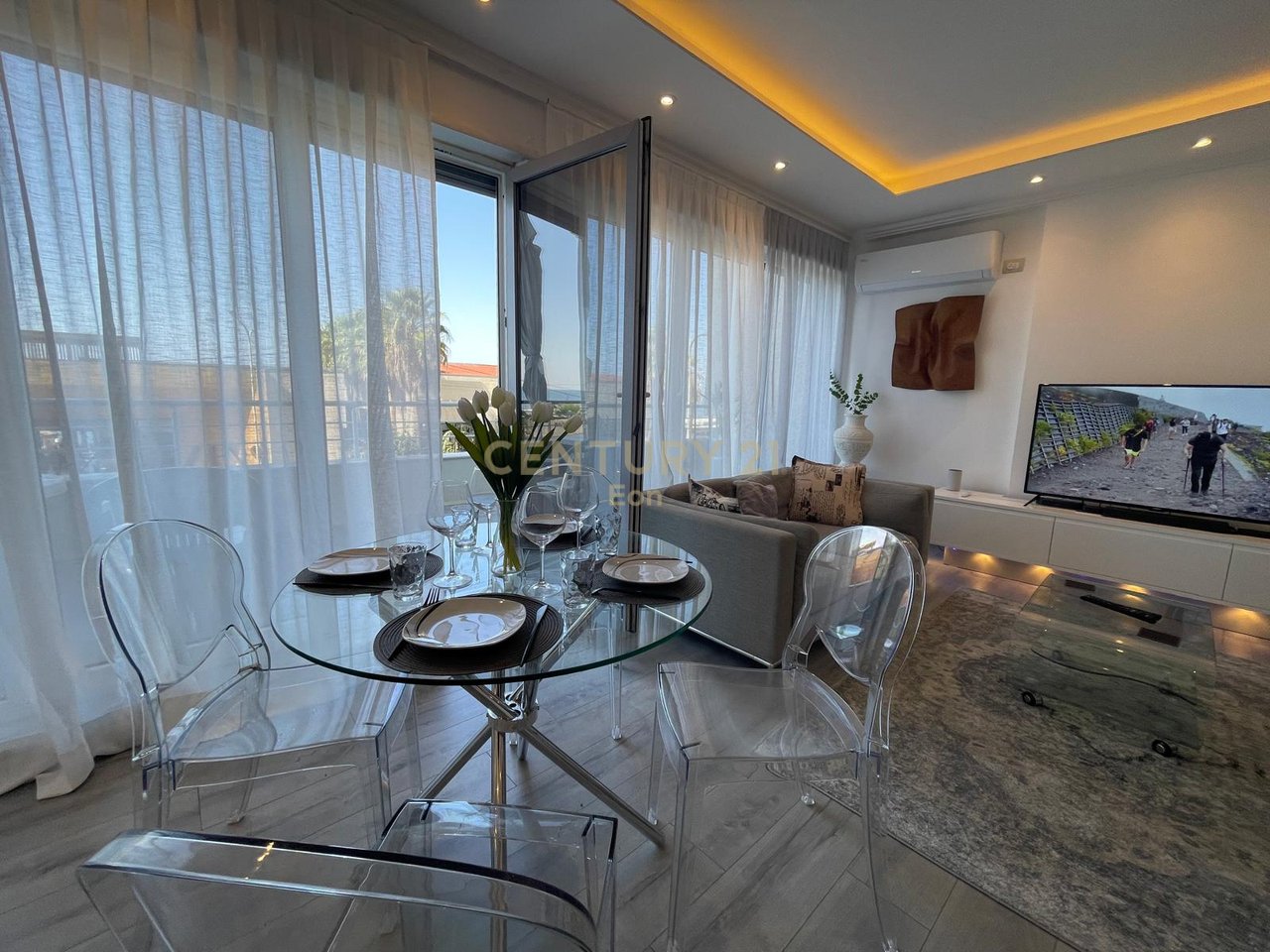 JEPET ME QIRA SUPER APARTAMENT 2+1+2 ME PAMJE DETI NE CURRILA !