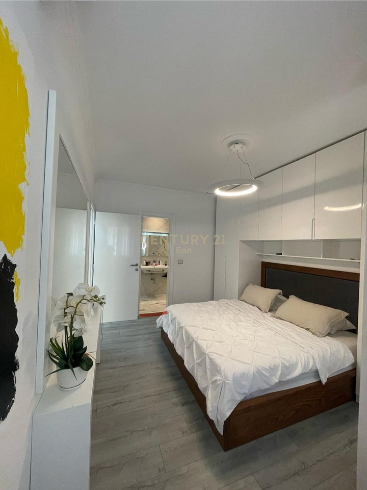 JEPET ME QIRA SUPER APARTAMENT 2+1+2 ME PAMJE DETI NE CURRILA !