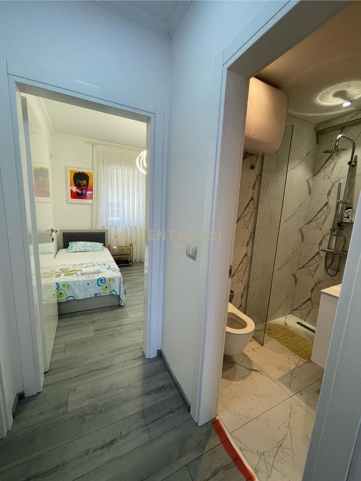 JEPET ME QIRA SUPER APARTAMENT 2+1+2 ME PAMJE DETI NE CURRILA !