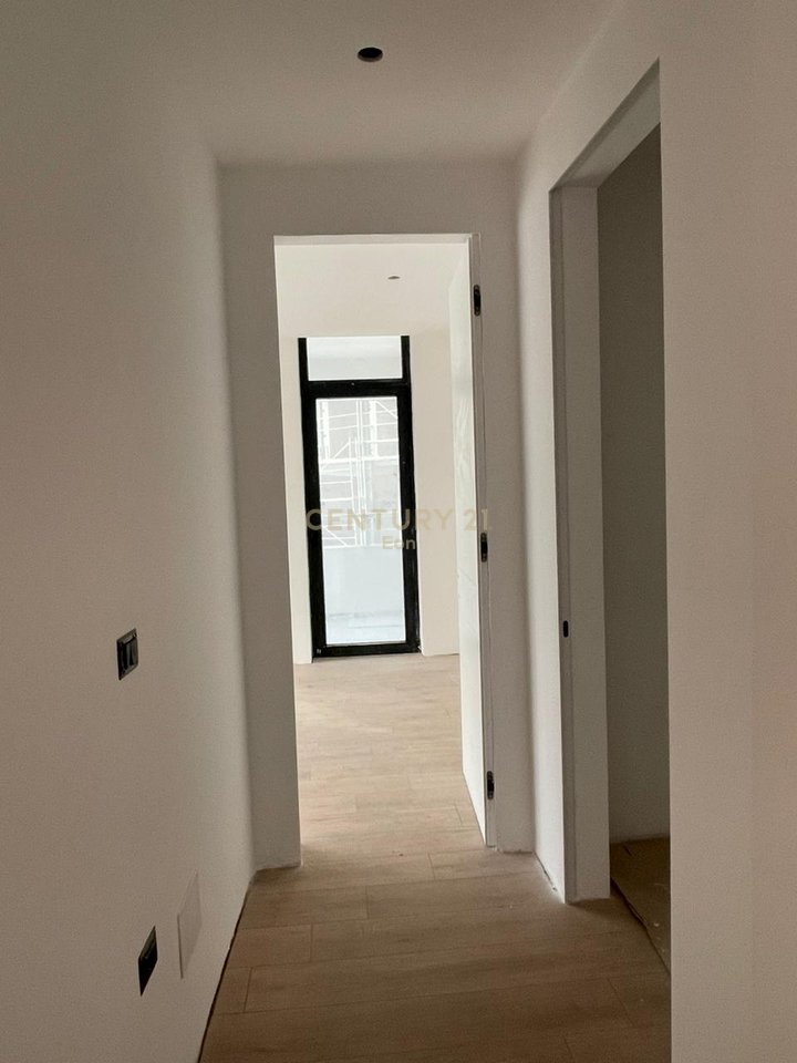 SHITET APARTAMENT 2+1 ME PAMJE DETI TEK "WHITE HILL RESIDENCE" NE CURRILA!