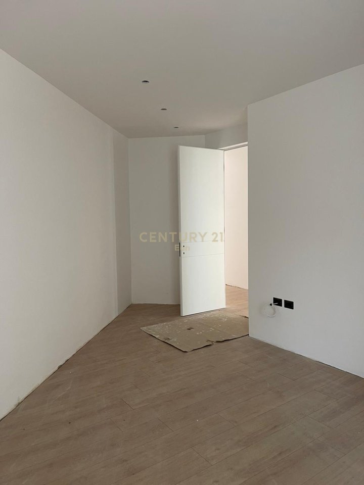 SHITET APARTAMENT 2+1 ME PAMJE DETI TEK "WHITE HILL RESIDENCE" NE CURRILA!