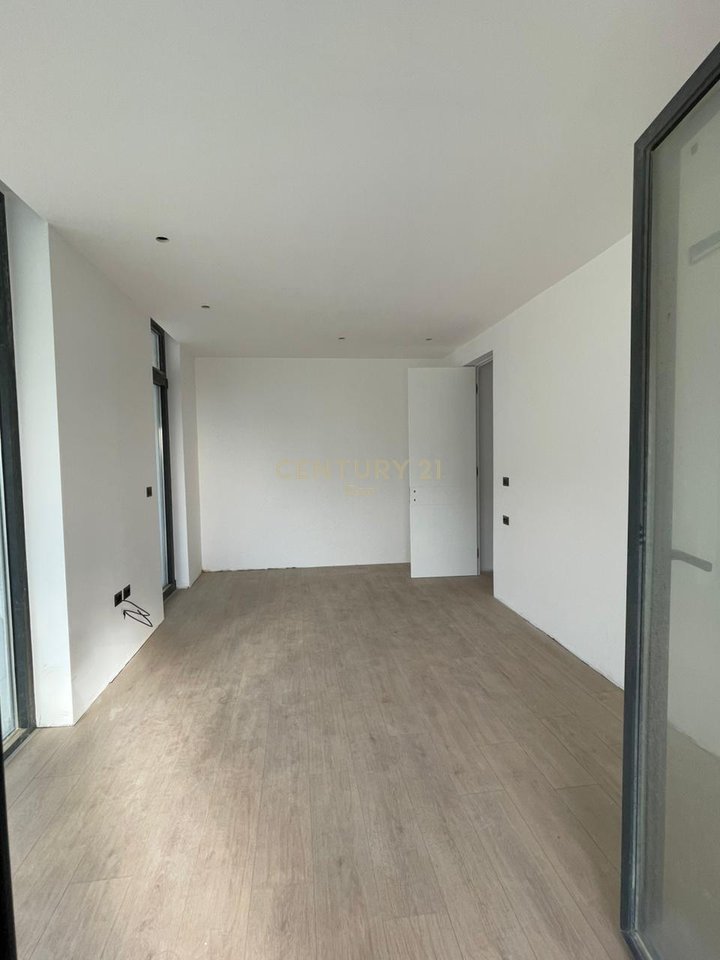 SHITET APARTAMENT 2+1 ME PAMJE DETI TEK "WHITE HILL RESIDENCE" NE CURRILA!