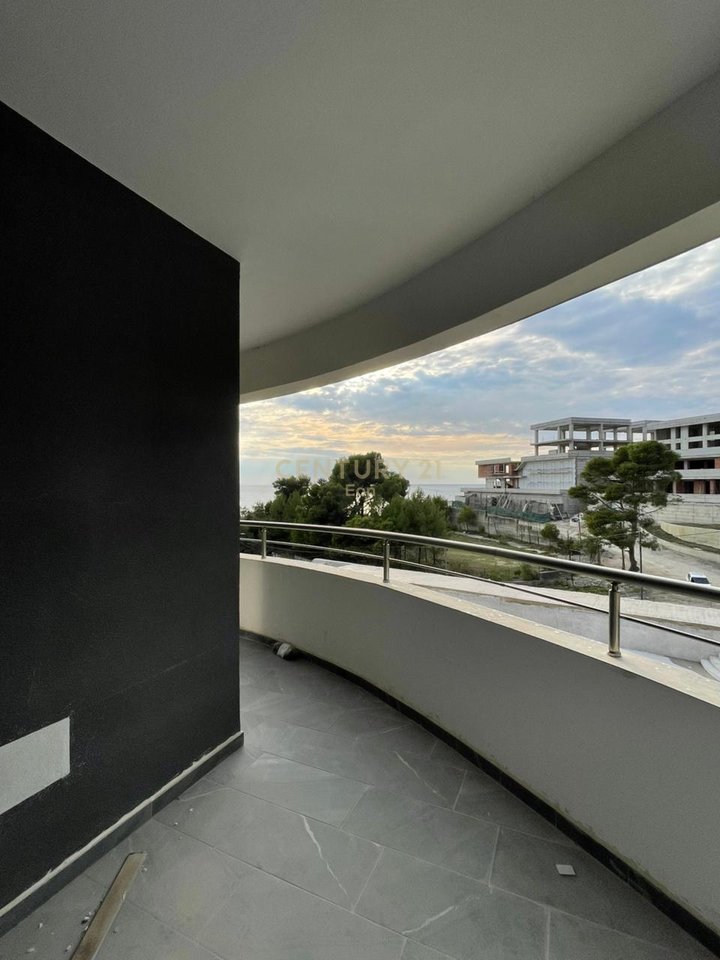 SHITET APARTAMENT 2+1 ME PAMJE DETI TEK "WHITE HILL RESIDENCE" NE CURRILA!