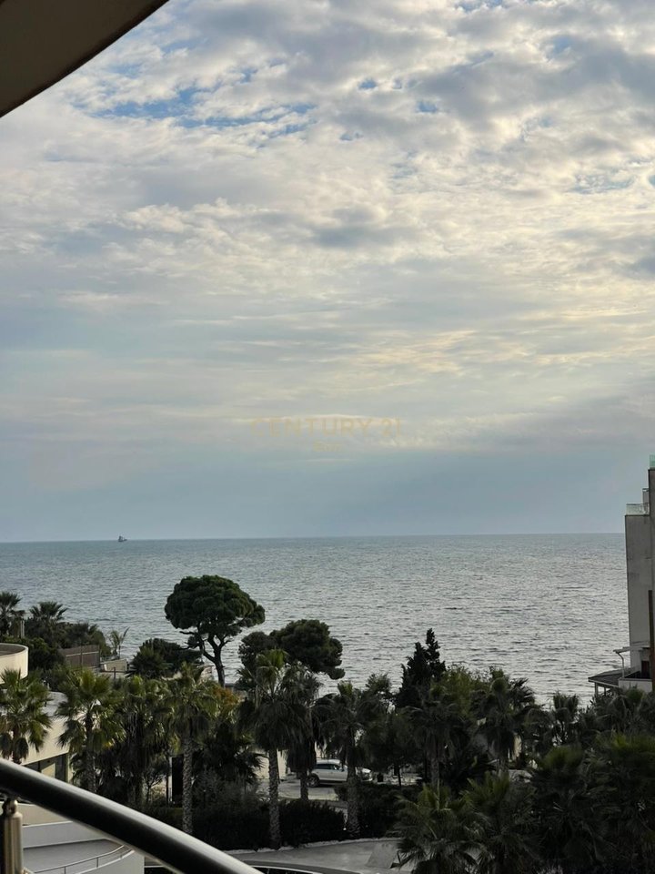 SHITET APARTAMENT 2+1 ME PAMJE DETI TEK "WHITE HILL RESIDENCE" NE CURRILA!