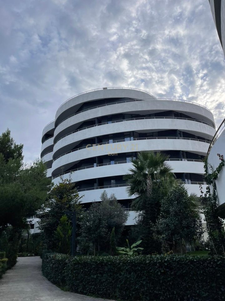 SHITET APARTAMENT 2+1 ME PAMJE DETI TEK "WHITE HILL RESIDENCE" NE CURRILA!