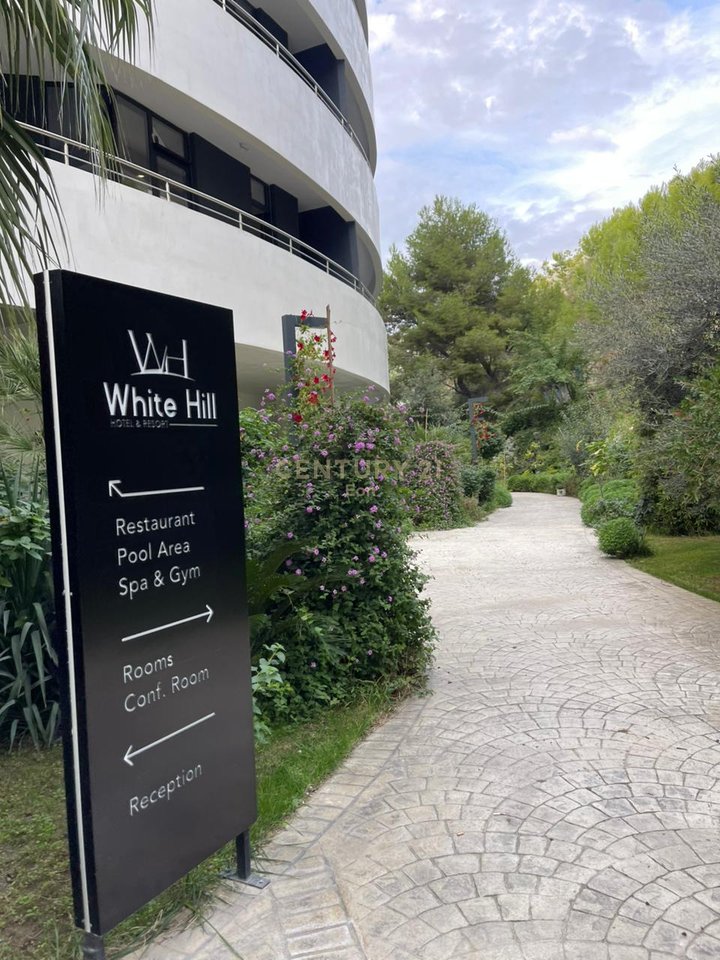 SHITET APARTAMENT 2+1 ME PAMJE DETI TEK "WHITE HILL RESIDENCE" NE CURRILA!