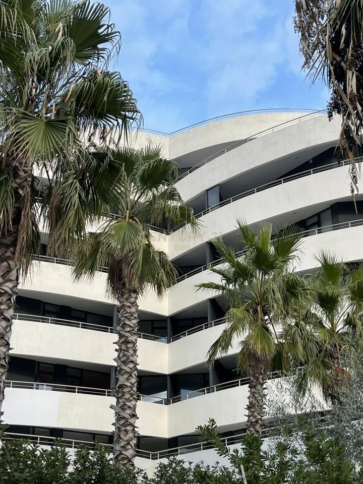 SHITET APARTAMENT 2+1 ME PAMJE DETI TEK "WHITE HILL RESIDENCE" NE CURRILA!