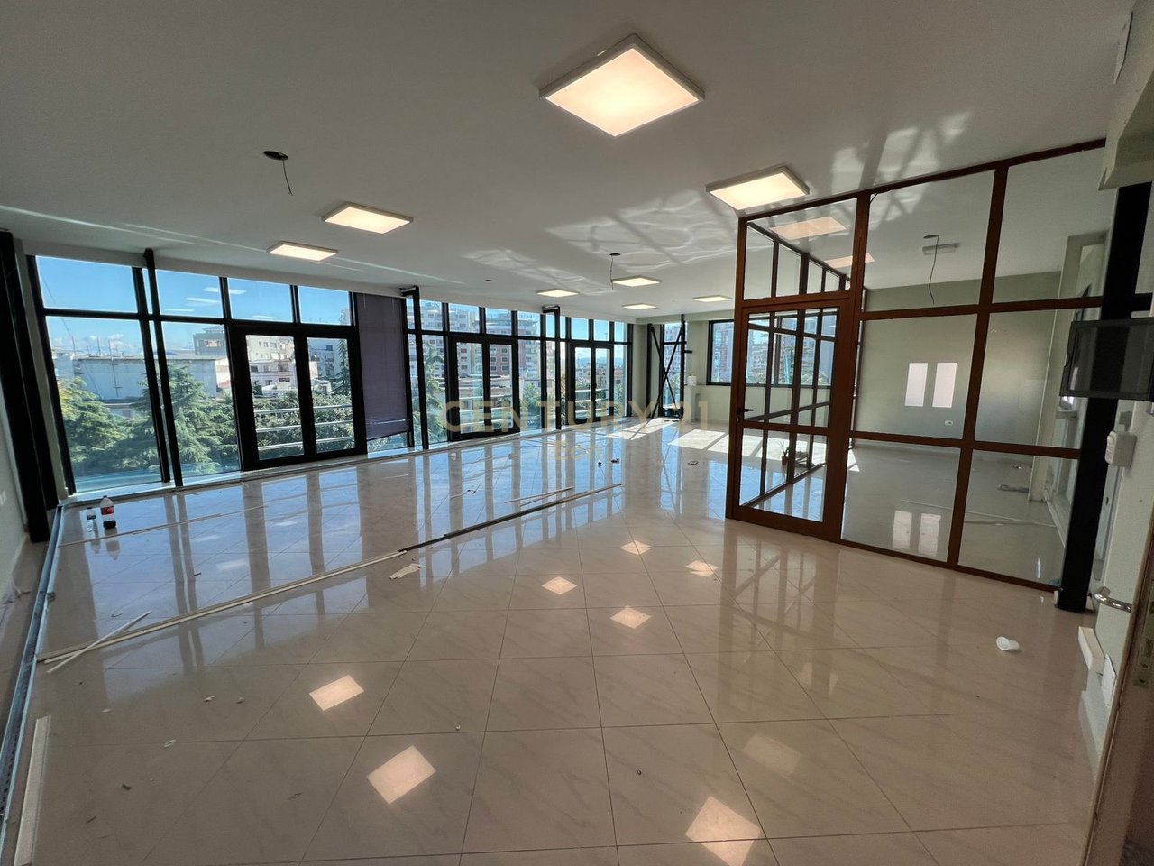 APPARTAMENTO IN AFFITTO VICINO AL COMUNE, DURAZZO!