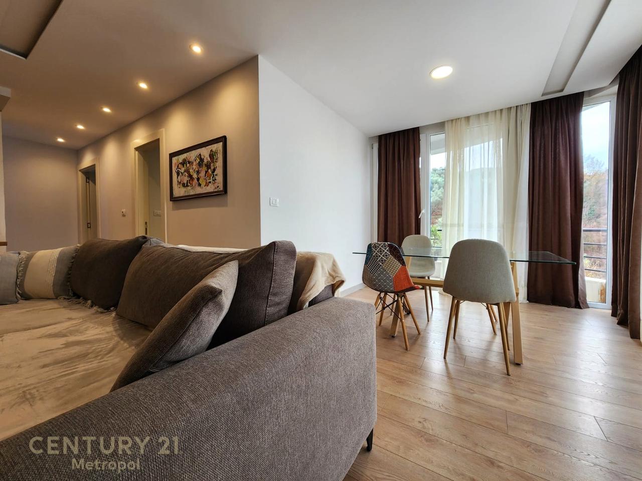 Apartment 3+1+2 bathrooms for rent in the Botanical Garden!