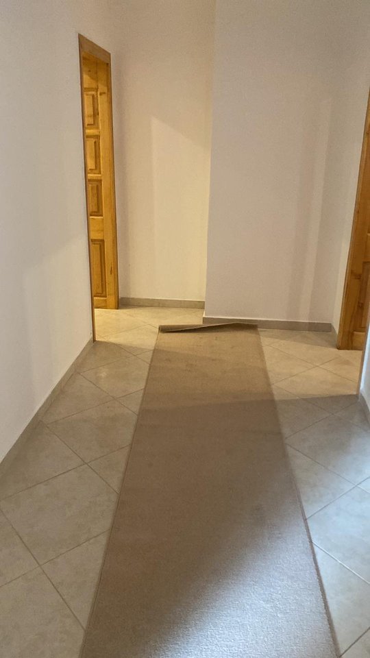 Shtëpi 1+1 Me Qira në Ish Fusha e Aviacionit,