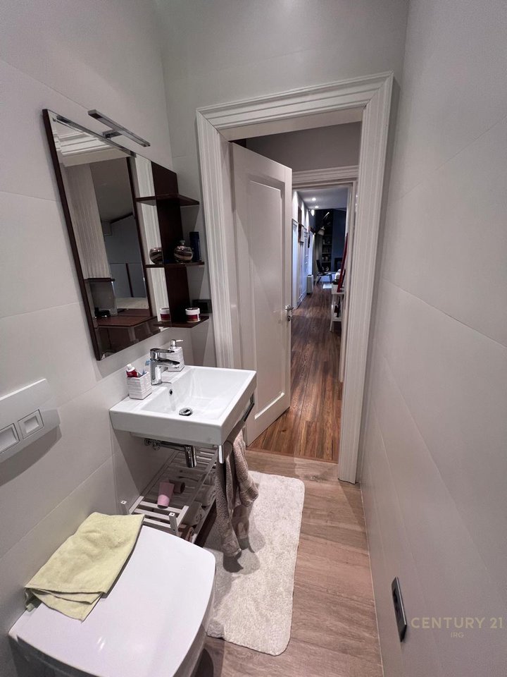 PENTHOUSE LUKSOZ NE QENDER PRANE  MINISTRISE SE DREJTESISE!
