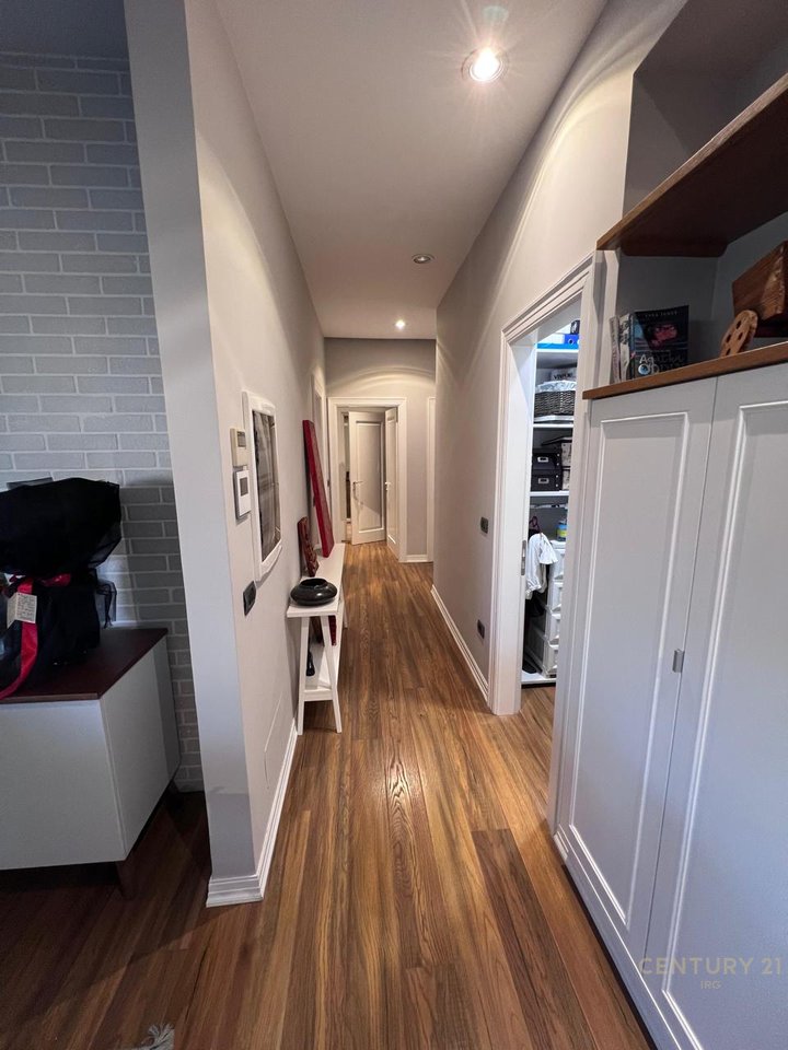 PENTHOUSE LUKSOZ NE QENDER PRANE  MINISTRISE SE DREJTESISE!