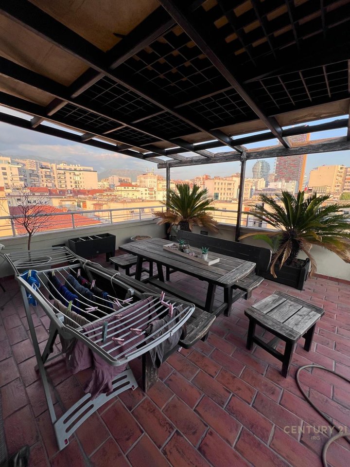 PENTHOUSE LUKSOZ NE QENDER PRANE  MINISTRISE SE DREJTESISE!