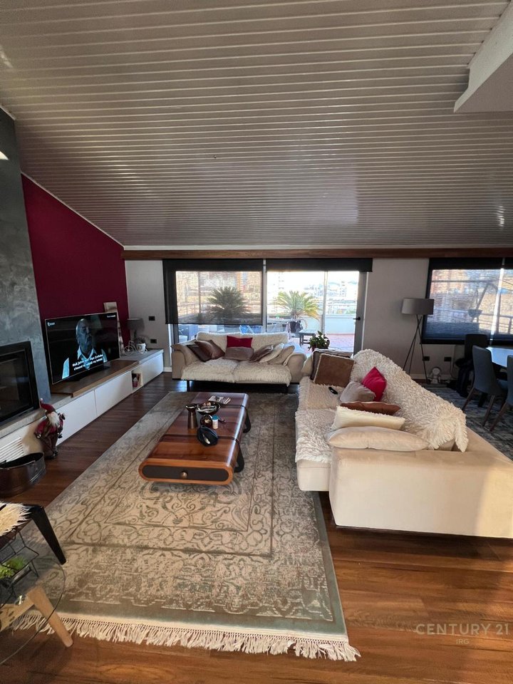 PENTHOUSE LUKSOZ NE QENDER PRANE  MINISTRISE SE DREJTESISE!