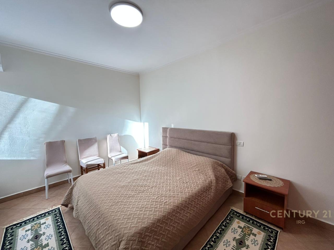 APARTAMENT 2+1+2 ME QERA PRANË RRUGËS SË KAVAJËS.
