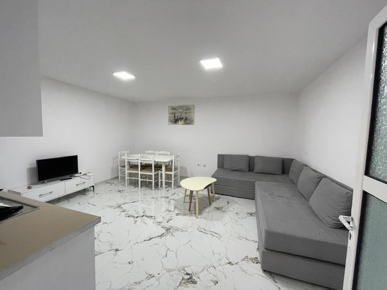 JEPET ME QERA APARTAMENT 1+1 NE SARANDE
