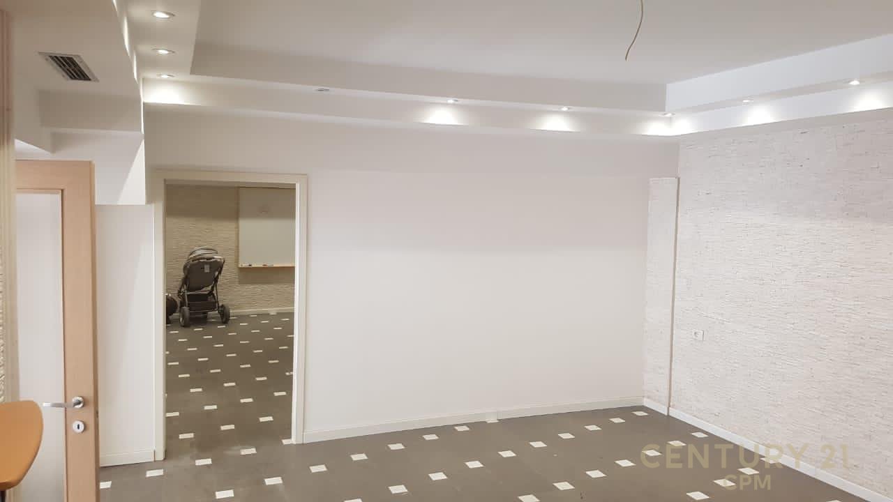 Commercial Space for Sale – Paris Commune