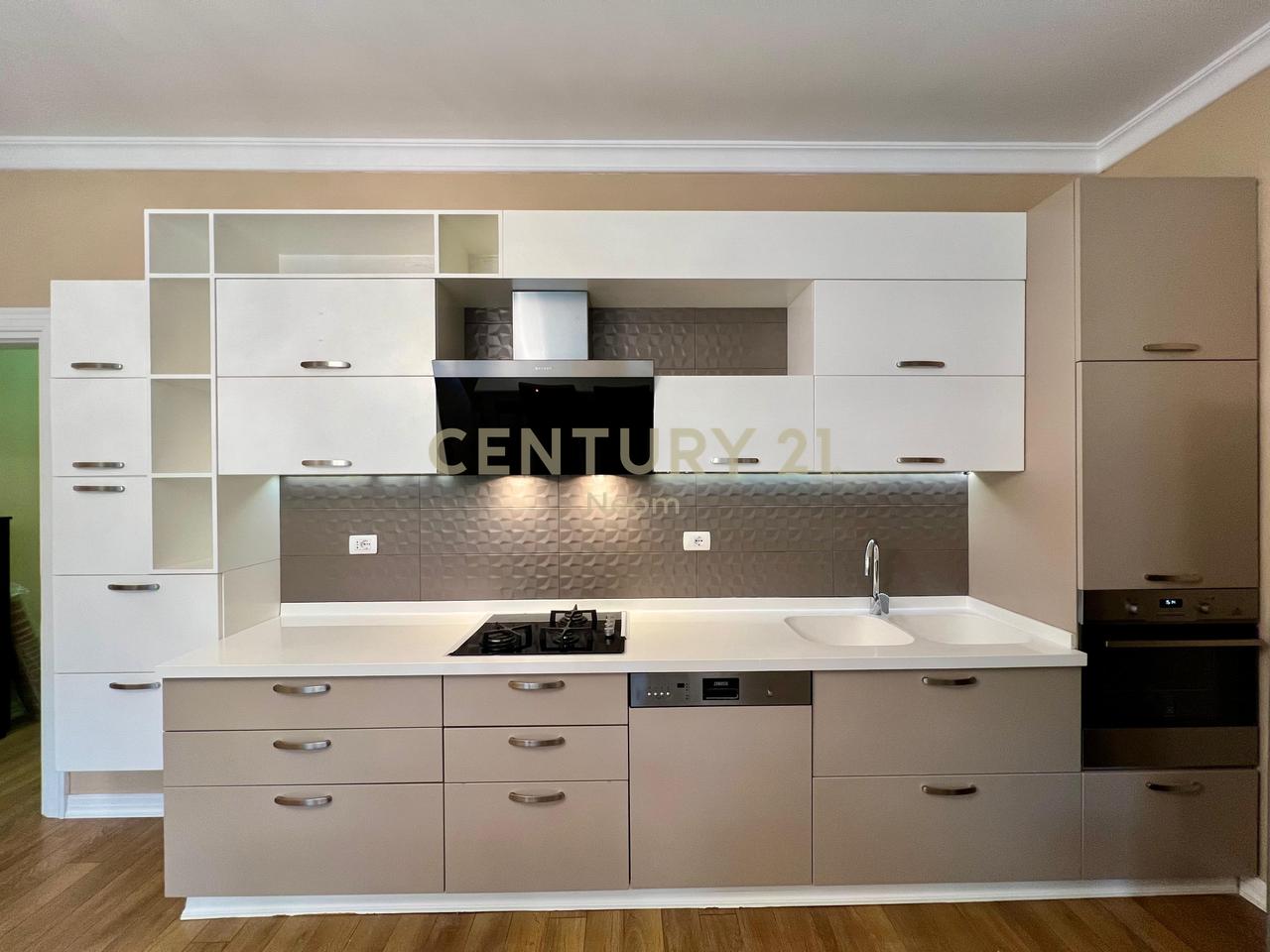 QIRA, APARTAMENT MODERN 2+1 me POST PARKIMI‼️