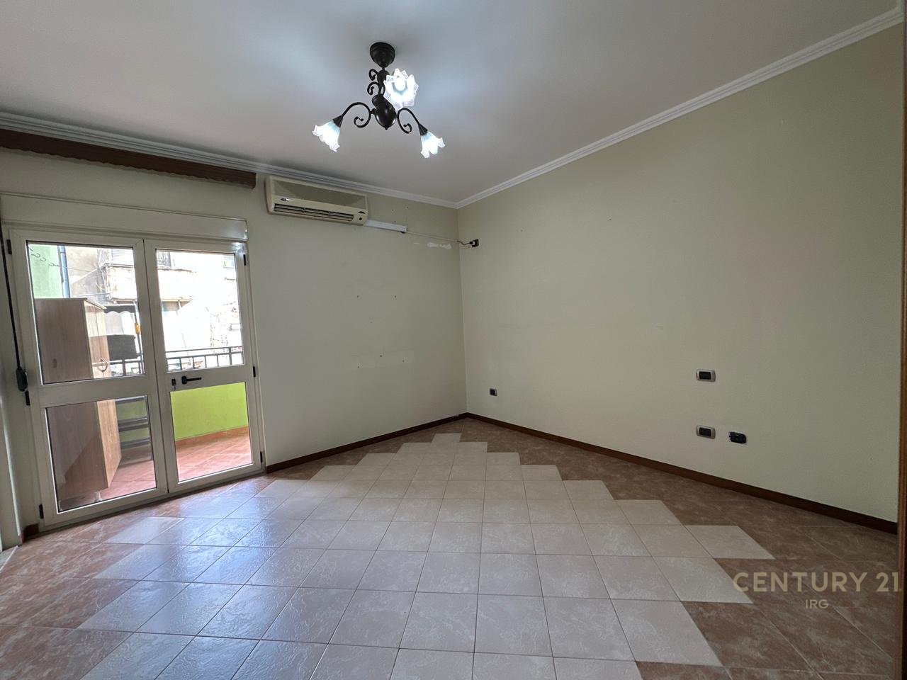 Appartamento 3+1+2+1 in vendita a Lavanteri, Viale Zogu i Parë!