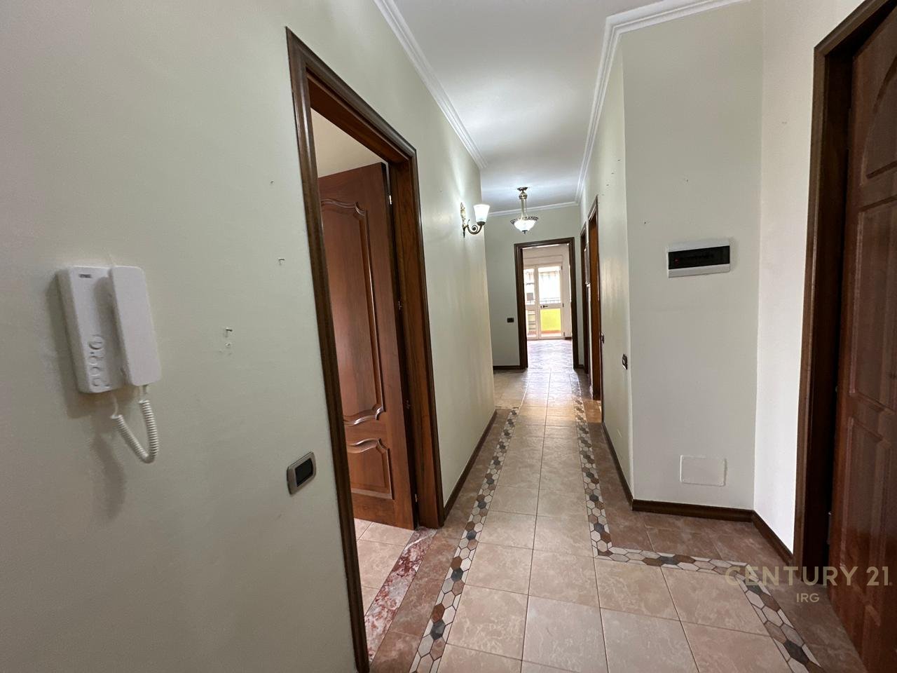 Appartamento 3+1+2+1 in vendita a Lavanteri, Viale Zogu i Parë!