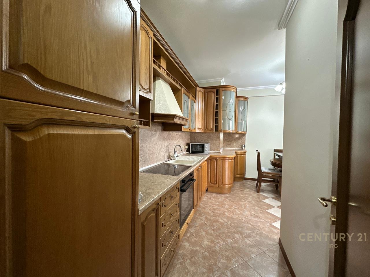 Appartamento 3+1+2+1 in vendita a Lavanteri, Viale Zogu i Parë!