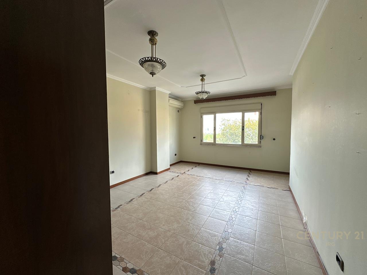 Appartamento 3+1+2+1 in vendita a Lavanteri, Viale Zogu i Parë!