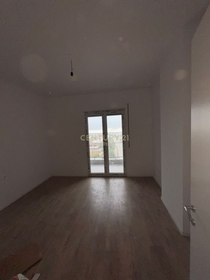 Shitet, Apartament 2+1+2, Kamez