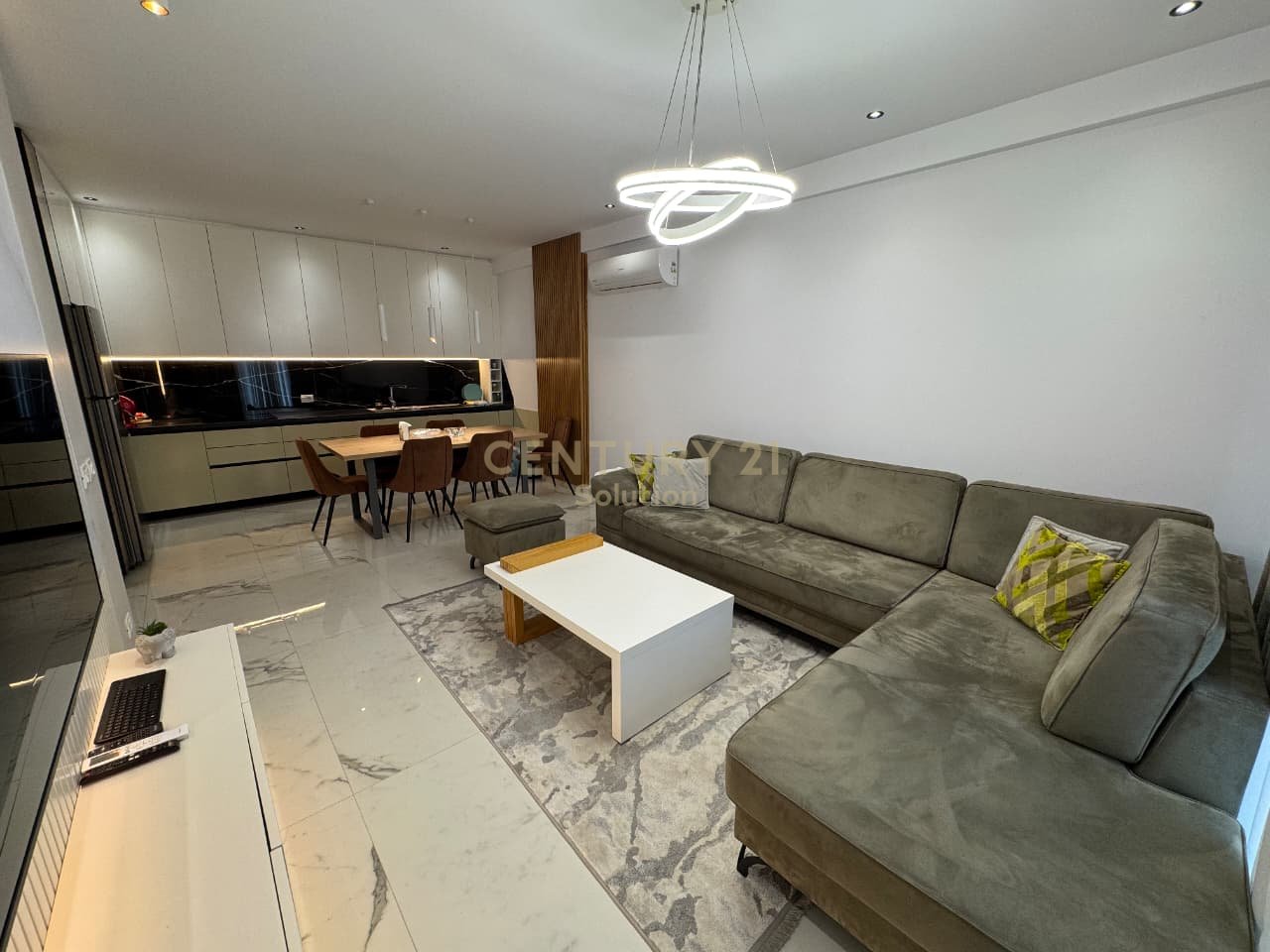 JEPET ME QIRA APARTAMENT 2+1+2 NE UNAZEN E RE!