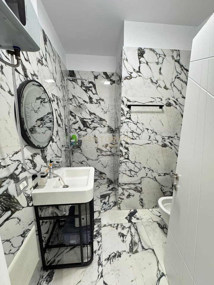 JEPET ME QIRA APARTAMENT 2+1+2 NE UNAZEN E RE!