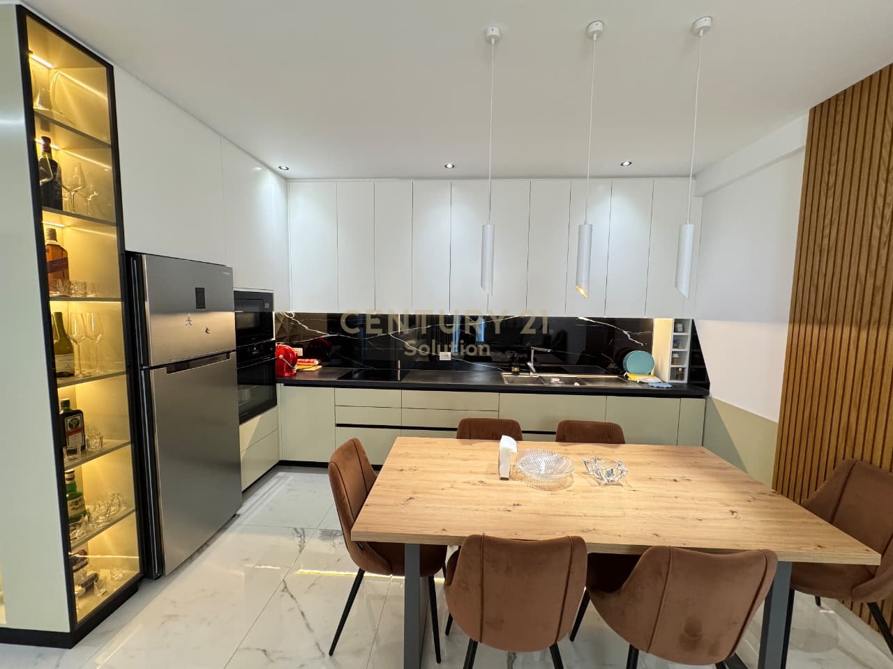 JEPET ME QIRA APARTAMENT 2+1+2 NE UNAZEN E RE!
