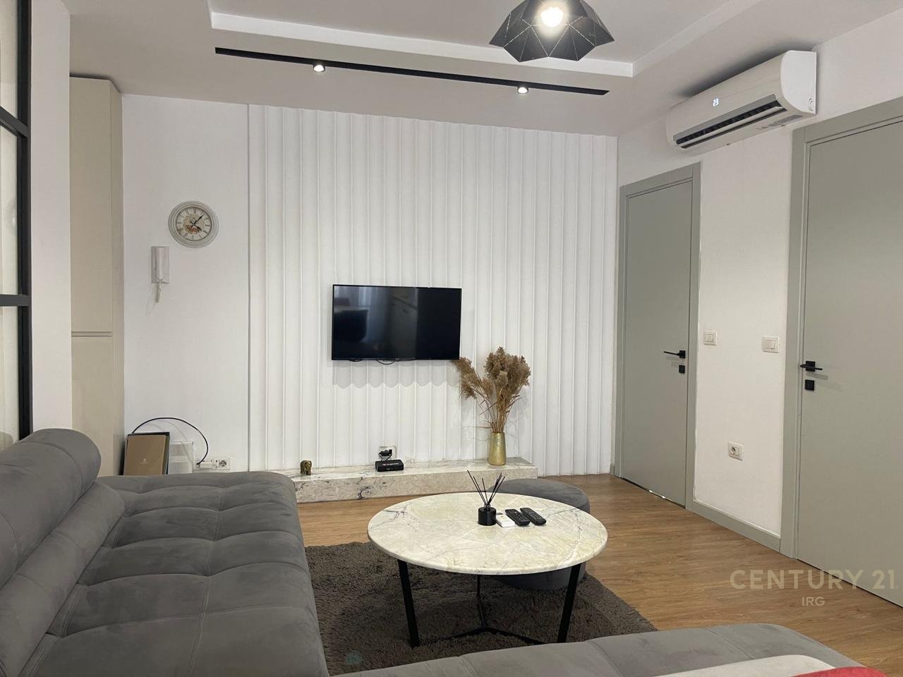 Jepet me Qira Apartament 2+1