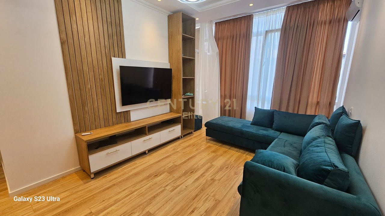 Qira, Apartament 2+1, Xhamllik