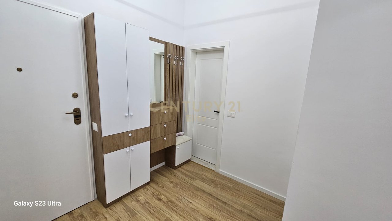 Qira, Apartament 2+1, Xhamllik