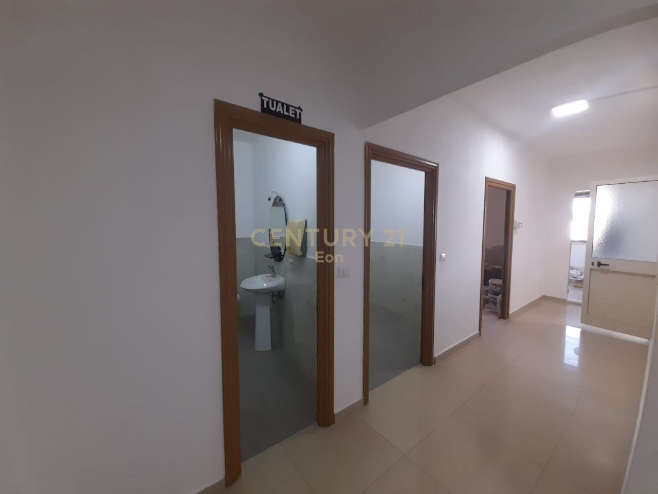 Ambient Multifunksional  Me Qira në Shkozet, Durrës !