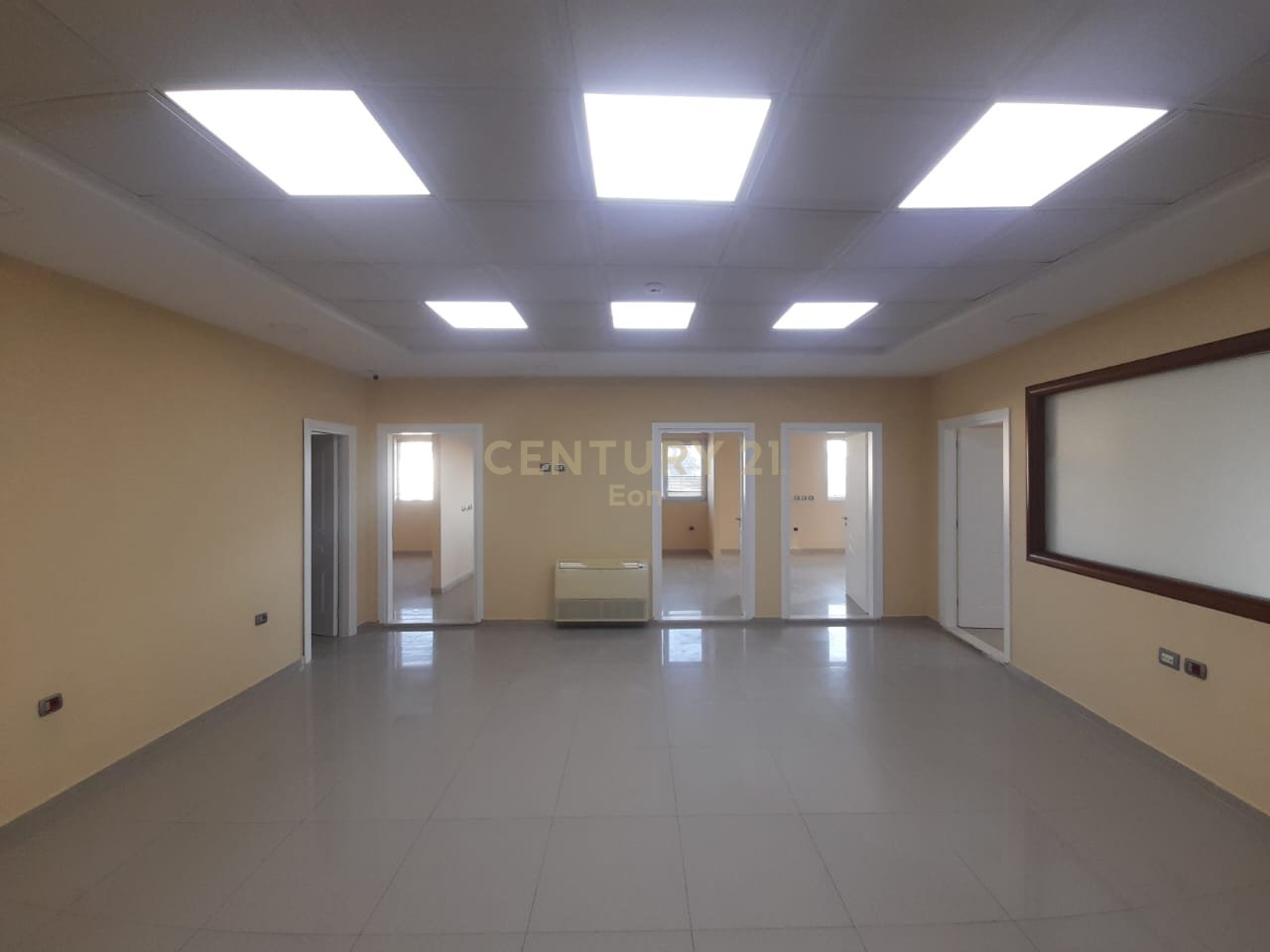 Ambient Multifunksional  Me Qira në Shkozet, Durrës !