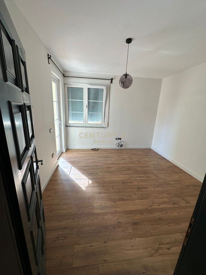Appartamento in affitto 2+1+2 a Paris Commune