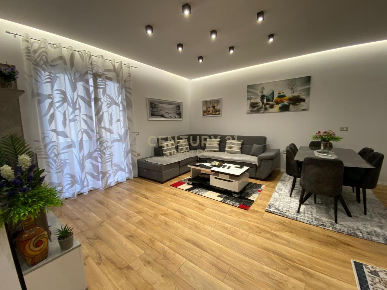 Apartament 2+1 + depo + post parkimi per shitje ne Qender te Durresit!